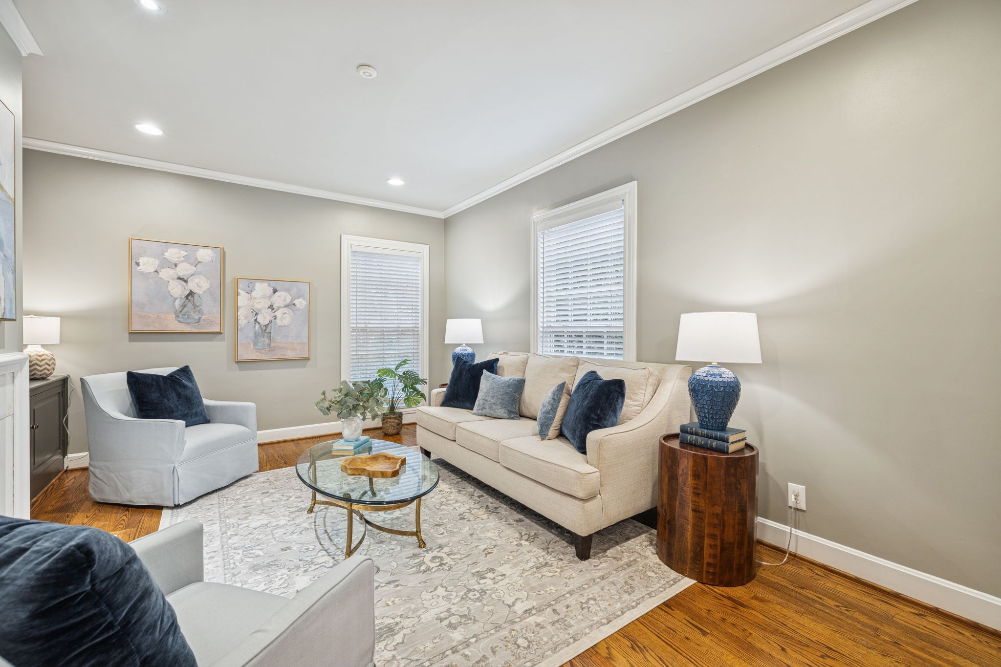 6012 Hickory Valley Road Nashville, TN 37209 - Photo 7 of 60 a living room with furniture and a lamp