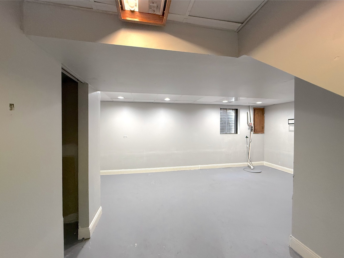 3542 Ronald Road Crete, IL 60417 - Photo 19 of 22 an empty room with windows and closet