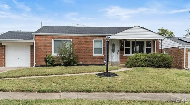 $179,000 | 1141 St Cyr Road, St. Louis, MO 63137