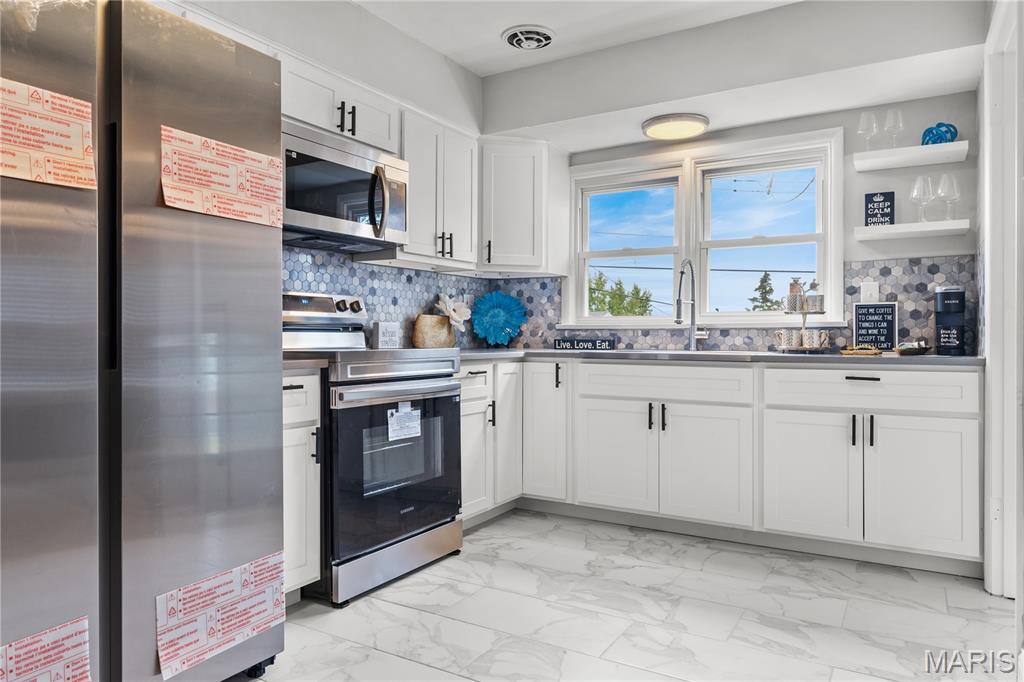 1141 St Cyr Road St. Louis, MO 63137 - Photo 8 of 21