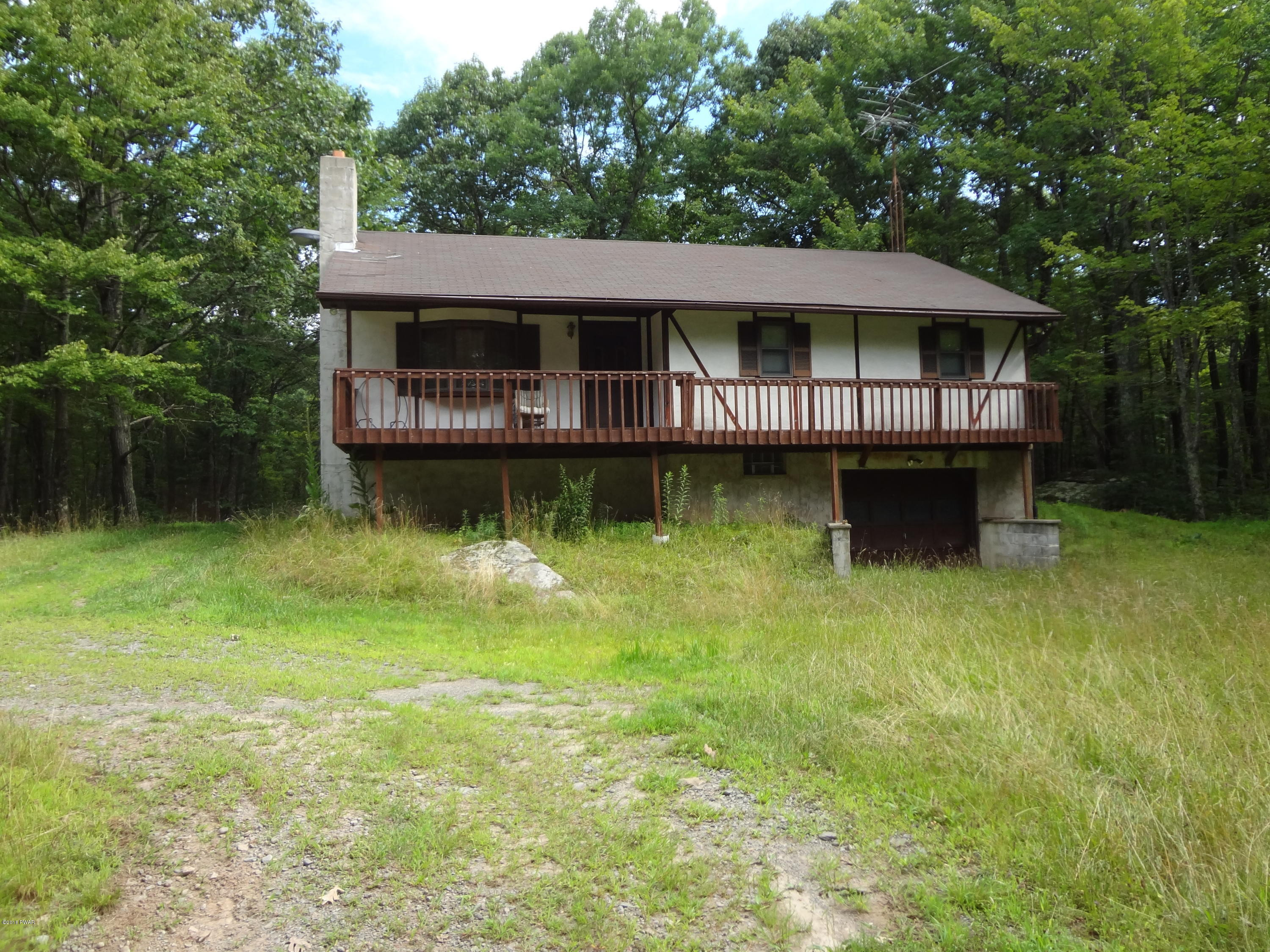246 Perry Road Greentown, PA 18426 - Photo 3 of 24