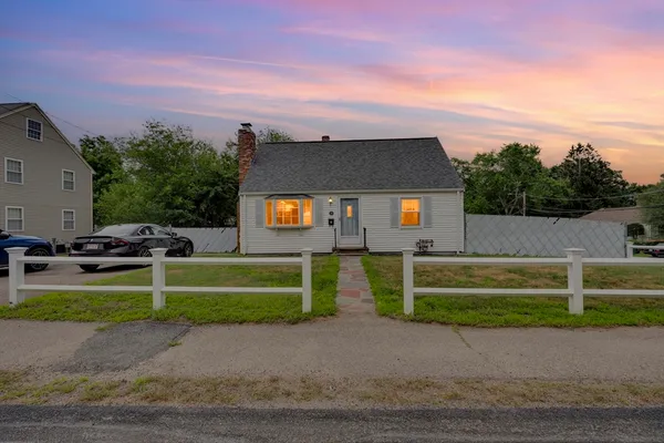 $649,900 | 136 Washington Street, Norwood, MA 02062
