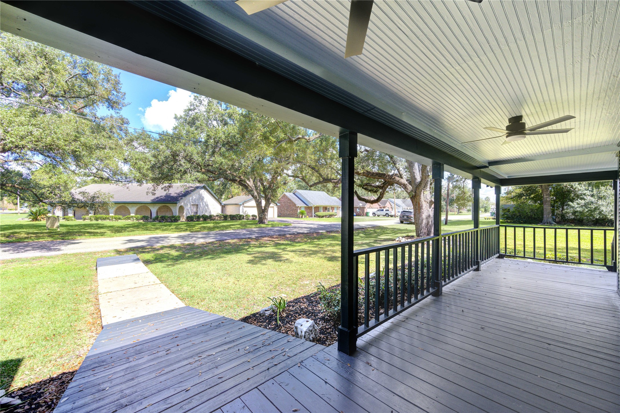 602 East Myrtle Street Angleton, TX 77515 - Photo 14 of 48 Gallery Image 14