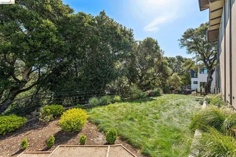 $1,899,000 | 13454 Campus Drive, Oakland, CA 94619