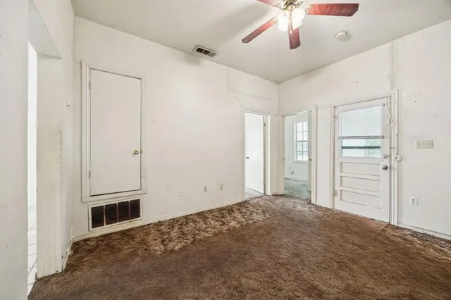 a view of livingroom with an empty space