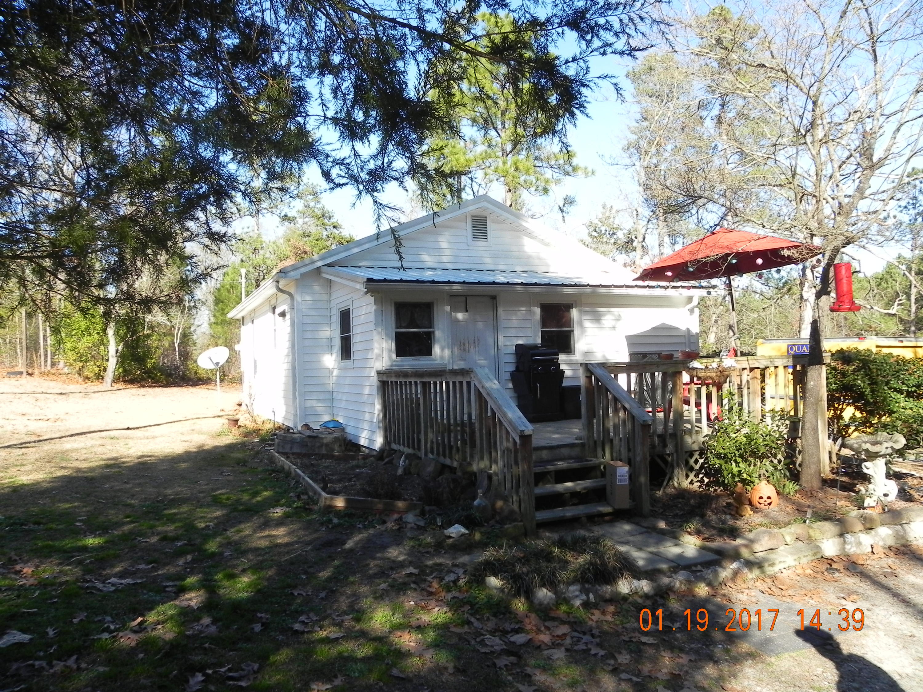 684-656 Peace Road Carthage, NC 28327 - Photo 23 of 41 864 - Second home with 2 bedrooms, 1 bathroom home with deck.