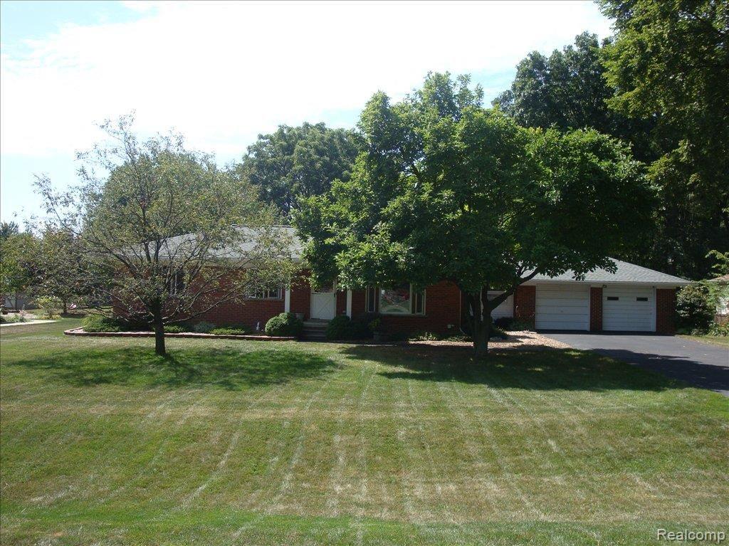 535 Sarsfield Drive Rochester, MI 48307 - Photo 1 of 15 Clean, and Ready