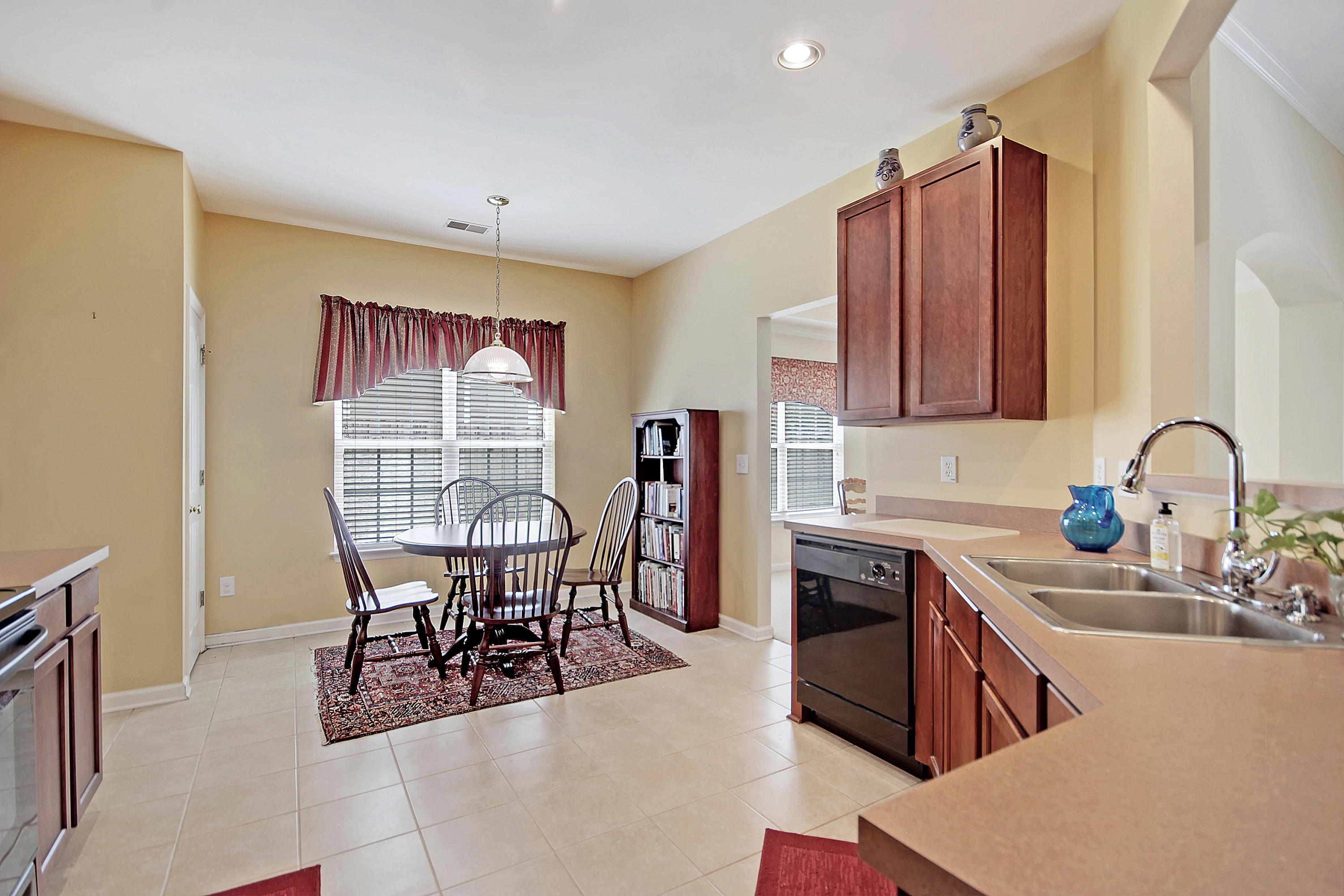 208 Hollytree Circle Ladson, SC 29456 - Photo 10 of 36 Kitchen