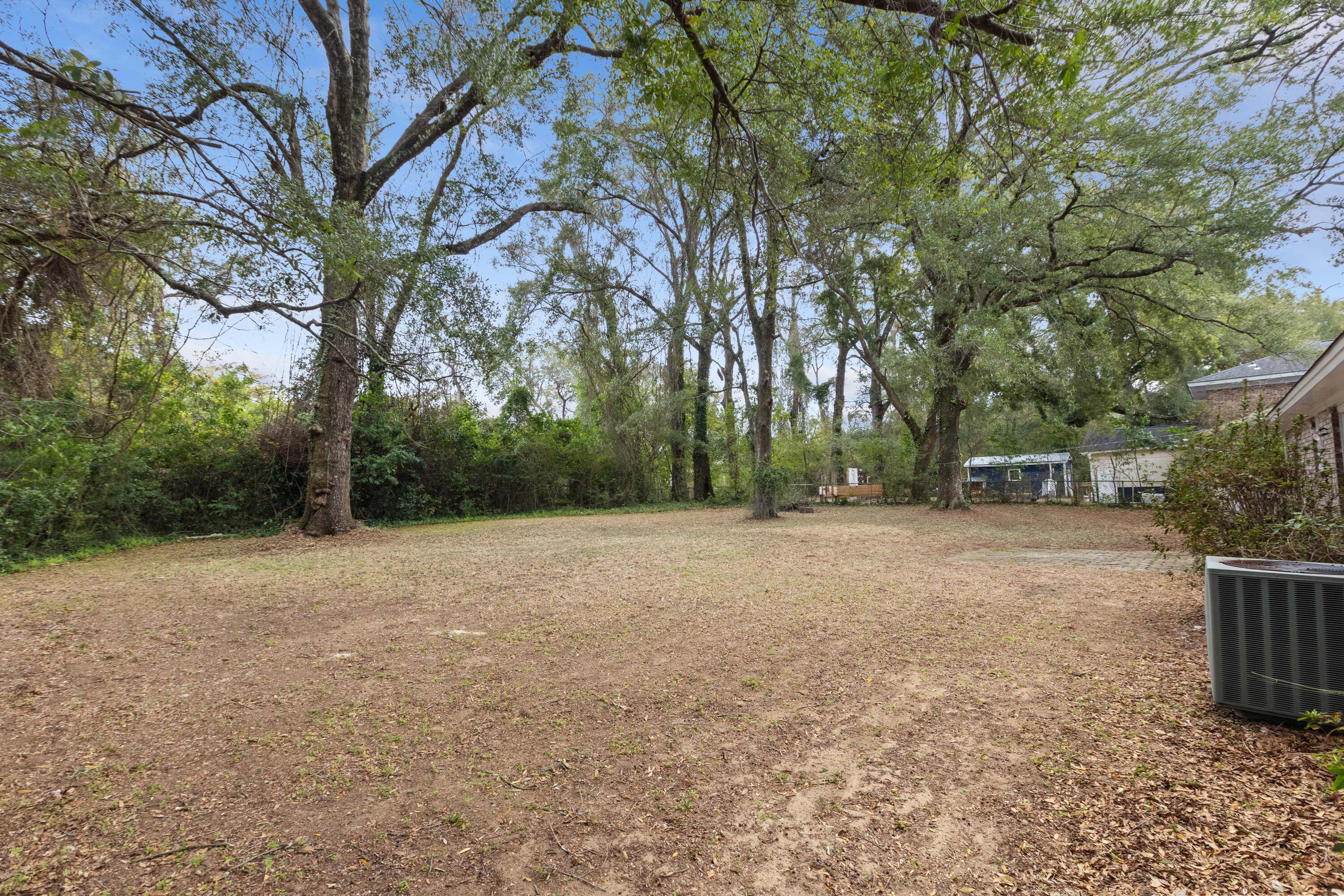 1072 Kentwood Circle Charleston, SC 29412 - Photo 32 of 42 1072KentwoodCir-CasaVerdeMediaLLC36