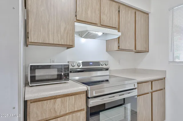 $230,000 | 10620 West Northern Avenue, Unit 5, Peoria, AZ 85345