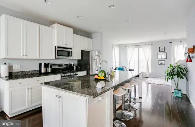 $2,975 | 22517 Phillips Street, Unit 1509, Clarksburg, MD 20871