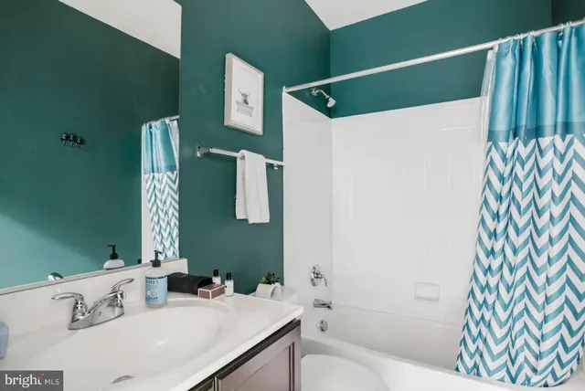 $2,975 | 22517 Phillips Street, Unit 1509, Clarksburg, MD 20871