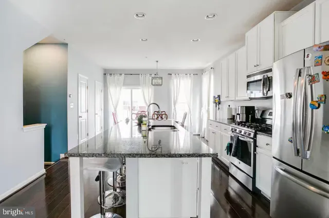 $2,975 | 22517 Phillips Street, Unit 1509, Clarksburg, MD 20871