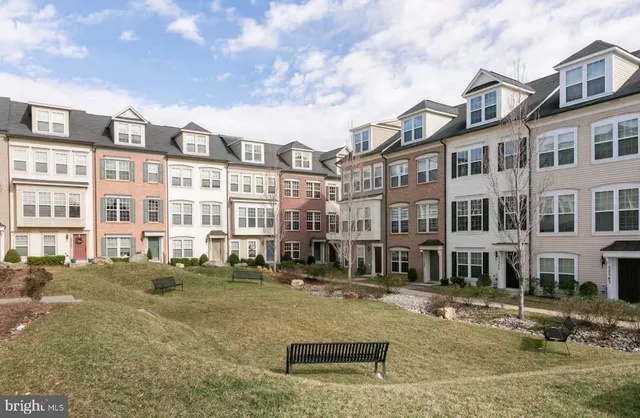 $2,975 | 22517 Phillips Street, Unit 1509, Clarksburg, MD 20871