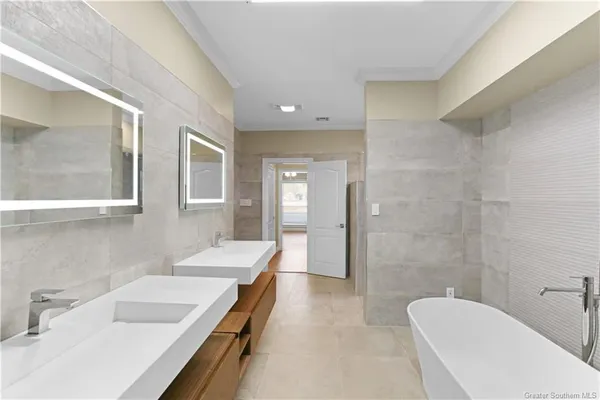 $749,000 | 4000 Locke Lane, Unit 9, Lake Charles, LA 70605