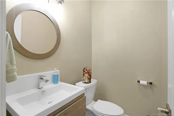 $749,000 | 4000 Locke Lane, Unit 9, Lake Charles, LA 70605