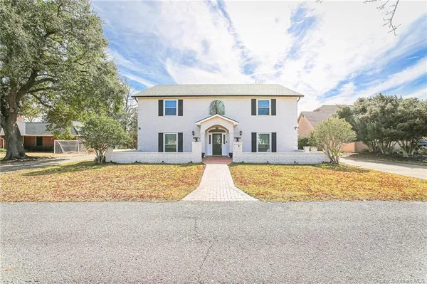 $749,000 | 4000 Locke Lane, Unit 9, Lake Charles, LA 70605