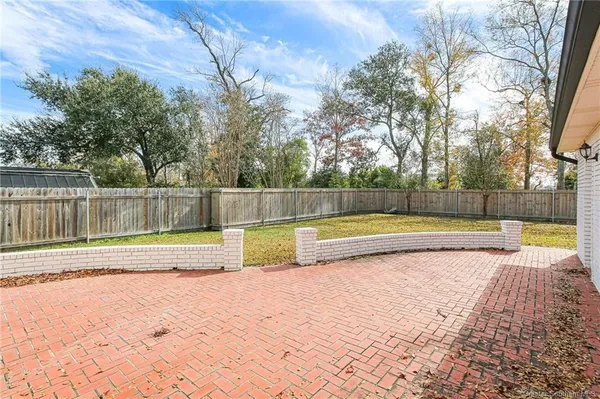 $749,000 | 4000 Locke Lane, Unit 9, Lake Charles, LA 70605