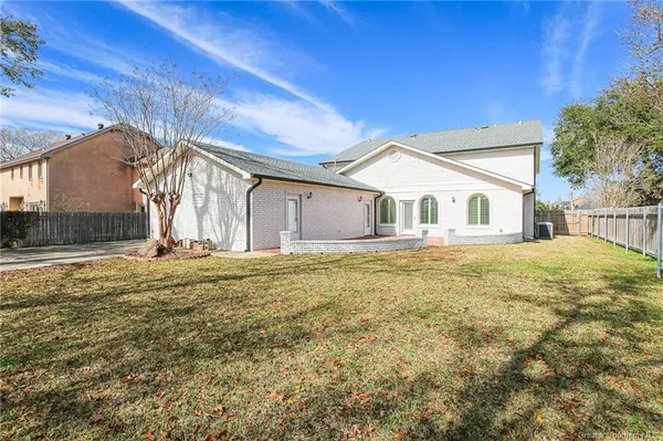 $749,000 | 4000 Locke Lane, Unit 9, Lake Charles, LA 70605