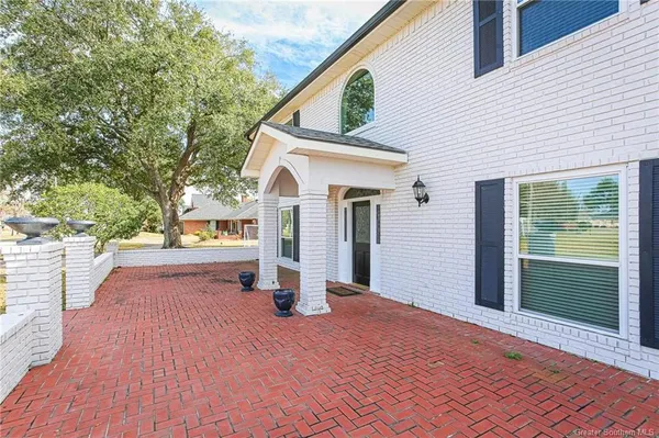 $749,000 | 4000 Locke Lane, Unit 9, Lake Charles, LA 70605