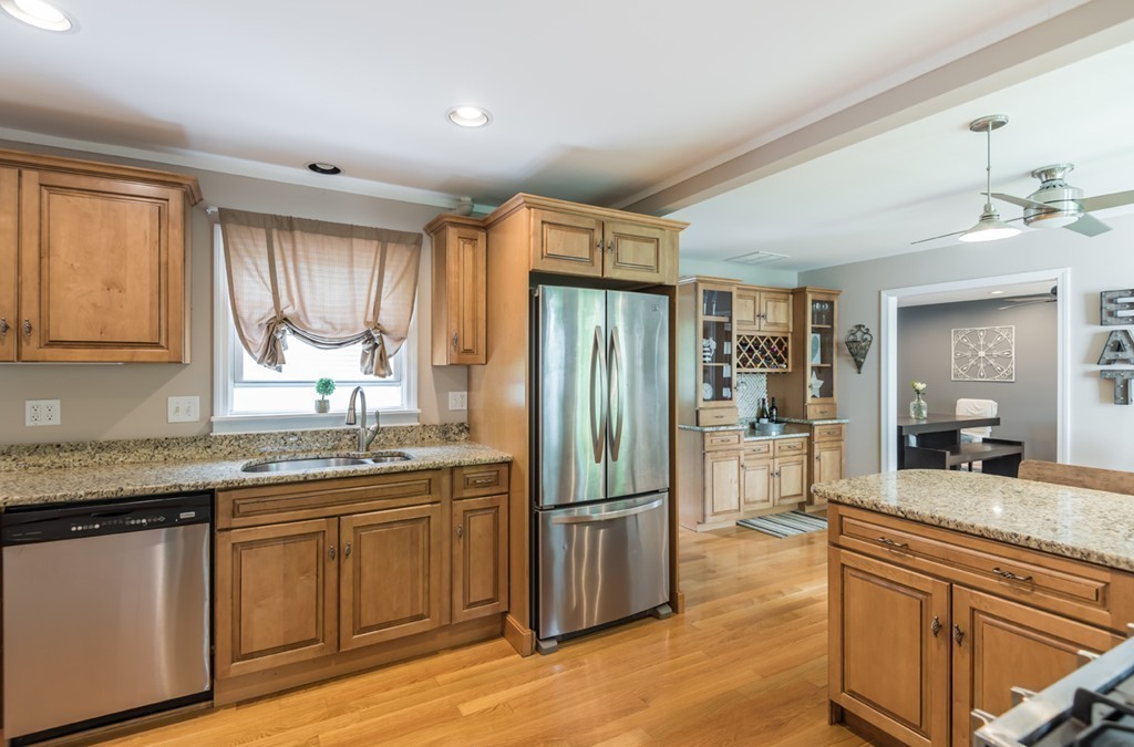 667 Trull Road Tewksbury, MA 01876 - Photo 4 of 30 Gallery Image 4