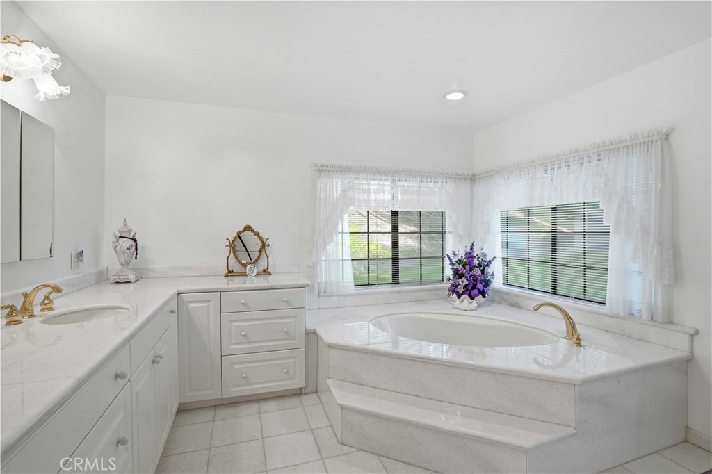 30414 Sloan Canyon Road Castaic, CA 91384 - Photo 24 of 70 Primary Bathroom 2
