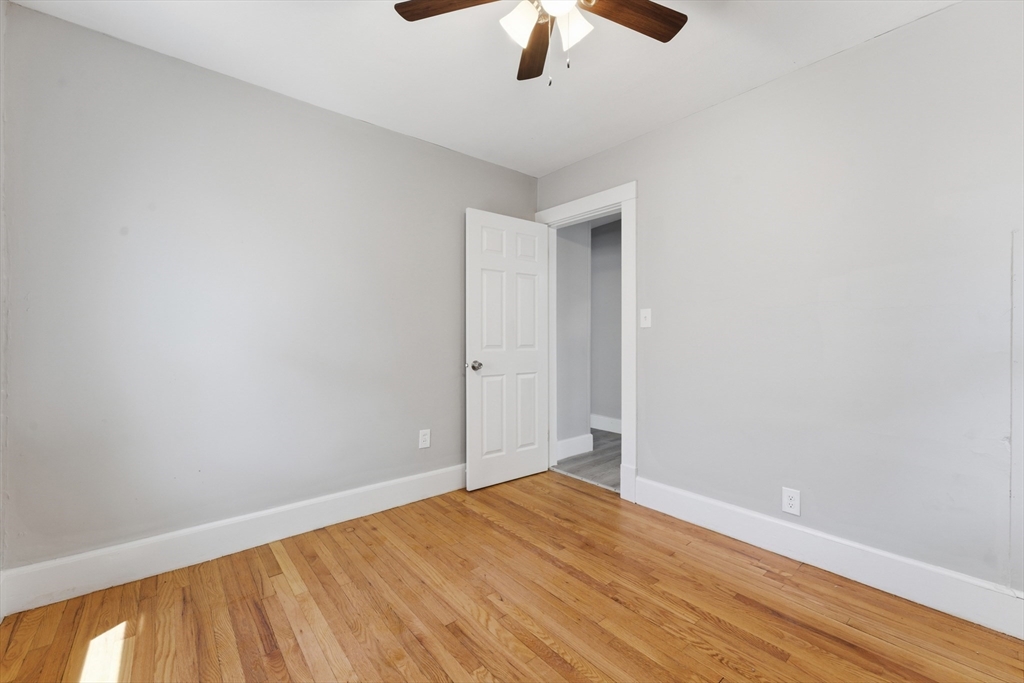47 Thorndyke Street Springfield, MA 01118 - Photo 19 of 42