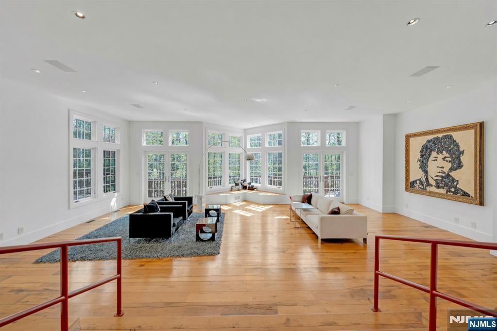 7 Charney Place Alpine, NJ 07620 - Photo 3 of 22