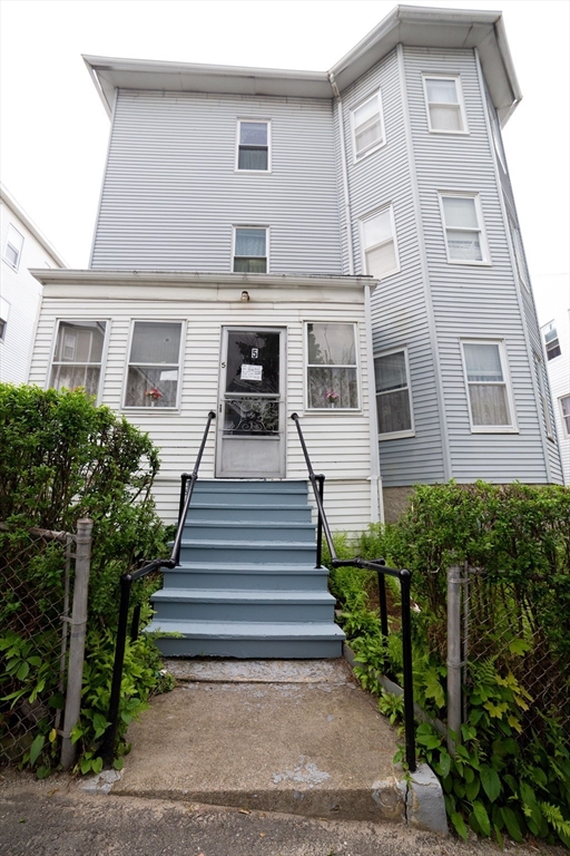5 Suffield Street Worcester, MA 01610 - Photo 1 of 27