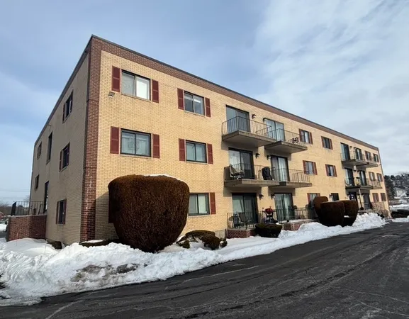 $2,400 | 406 Broadway, Unit 301, Lynn, MA 01904