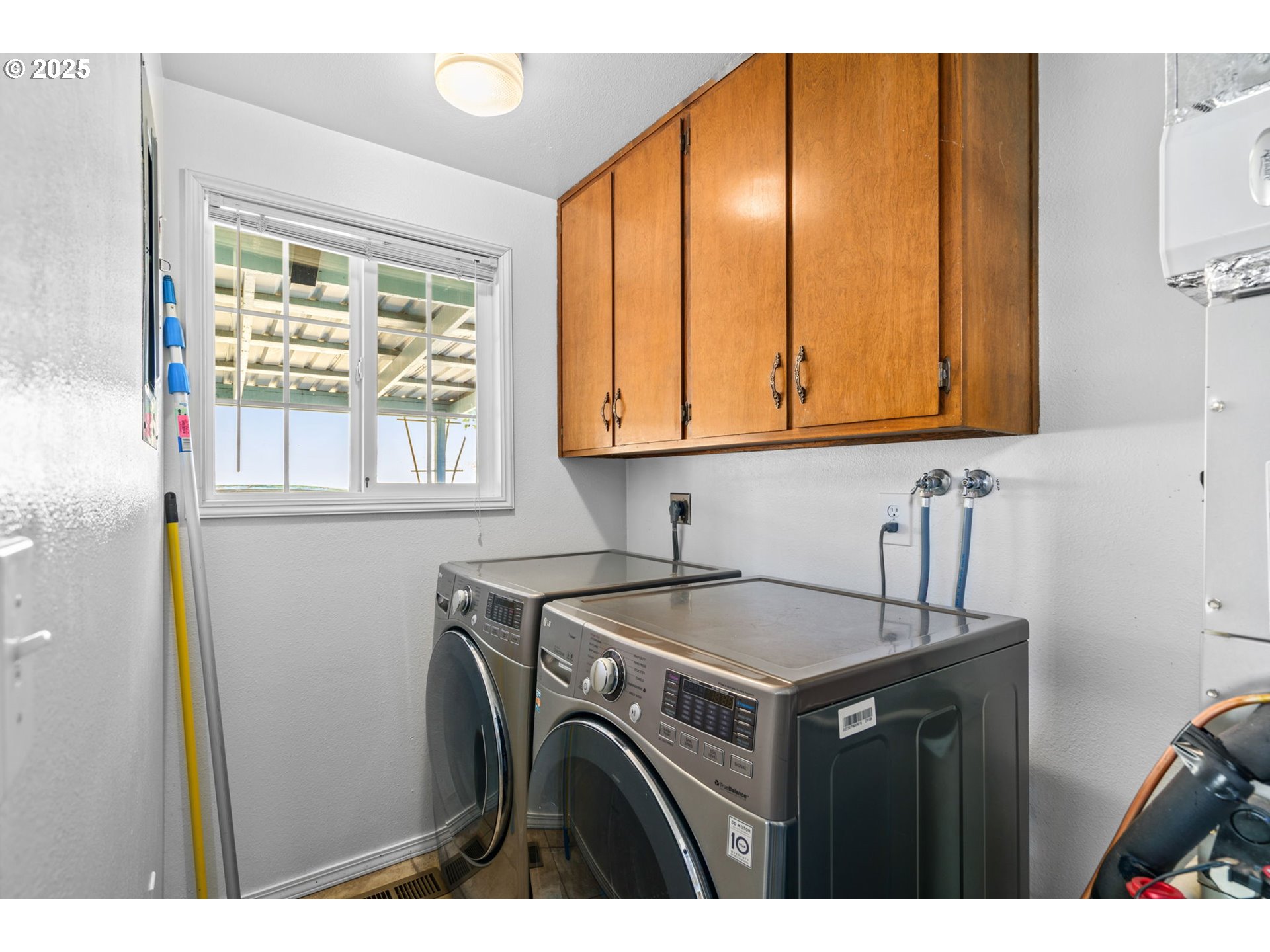 37276 Camp Creek Road Springfield, OR 97478 - Photo 13 of 44