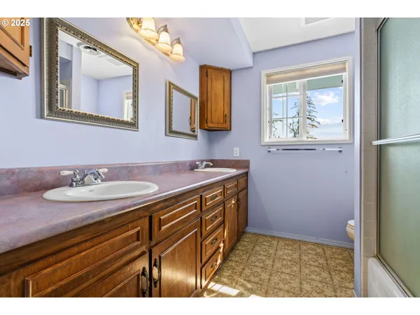 $750,000 | 37276 Camp Creek Road, Springfield, OR 97478