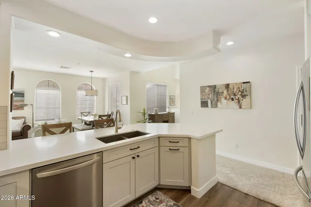 $459,900 | 10655 North 9th Street, Unit 217, Phoenix, AZ 85020