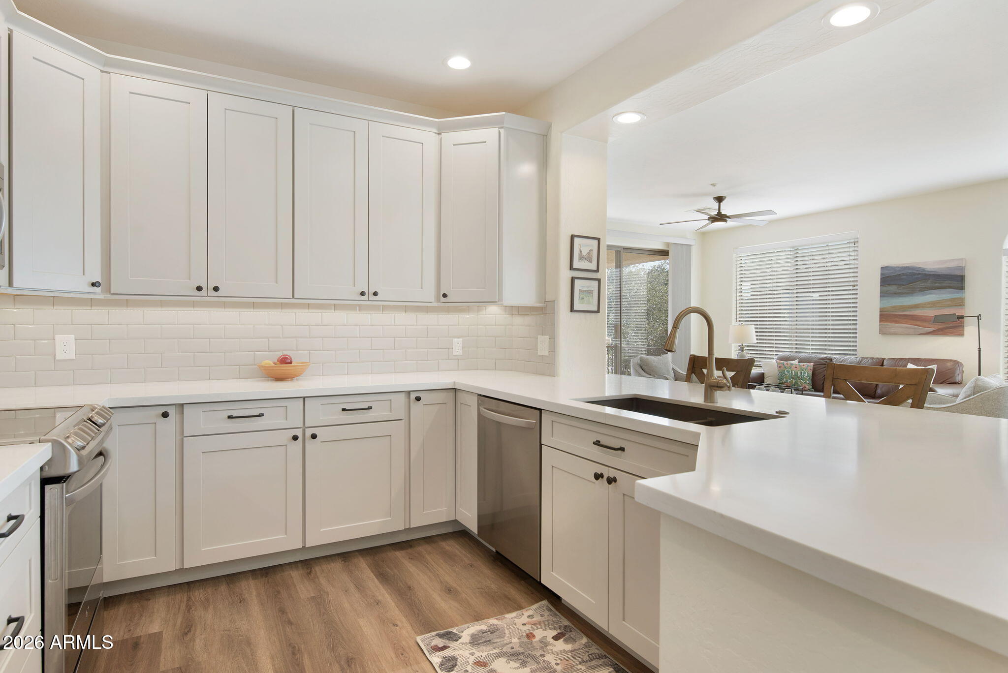 10655 North 9th Street, Unit 217 Phoenix, AZ 85020 - Photo 2 of 28 17-web-or-mls-_DSC0130