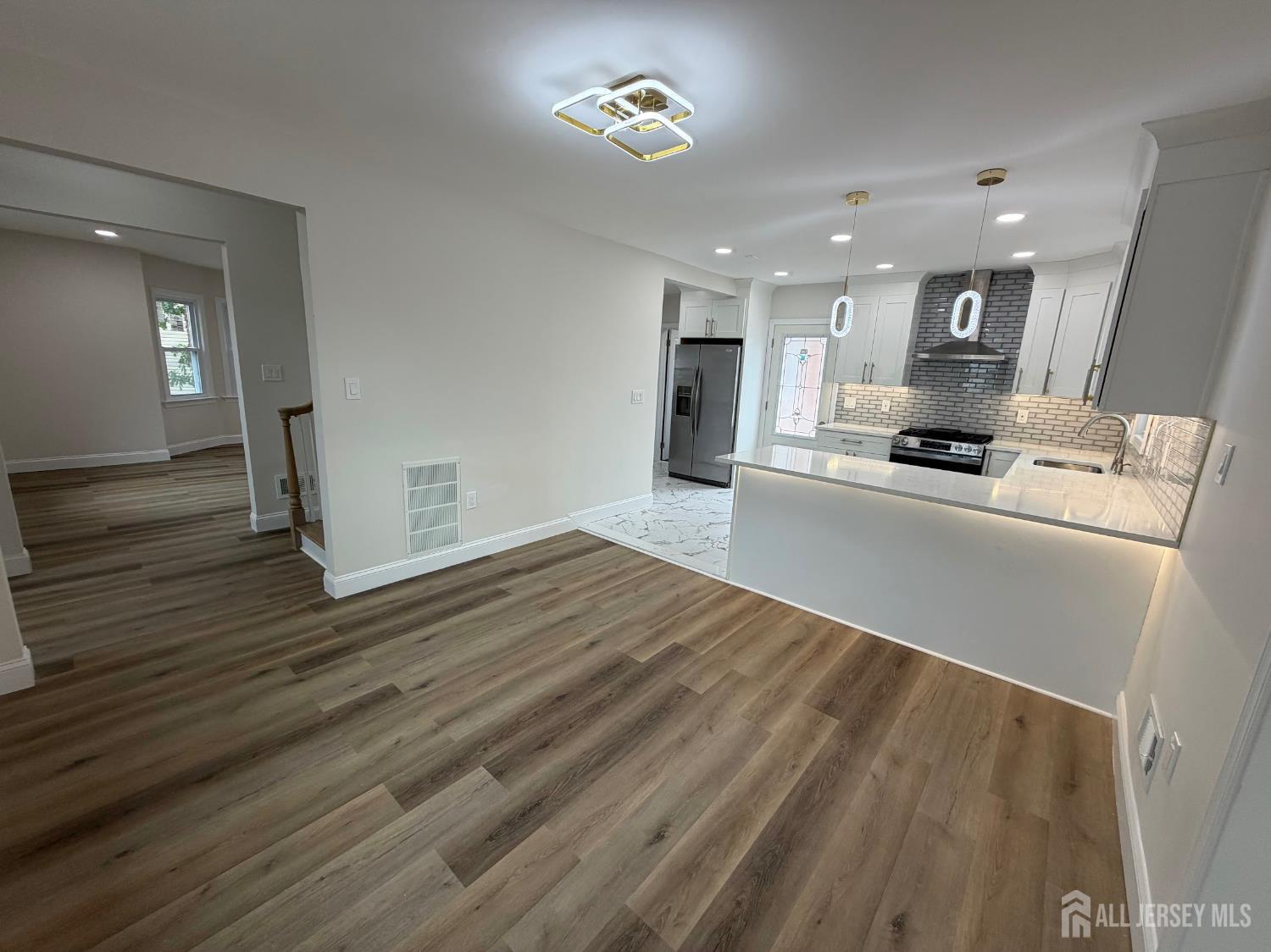 565 Crows Mill Road Fords, NJ 08863 - Photo 11 of 39