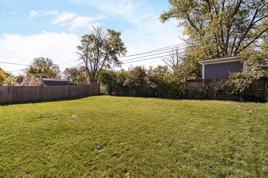 381 Darbyhurst Road Columbus, OH 43228 - Photo 27 of 30 back yard