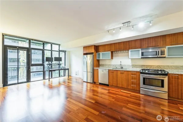 $1,850 | 2911 2nd Avenue, Unit 424, Seattle, WA 98121