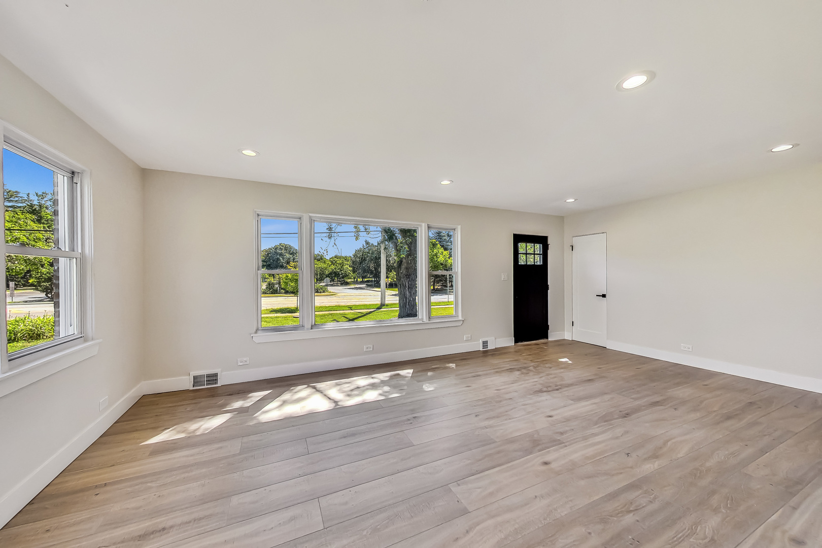 830 Shermer Road Glenview, IL 60025 - Photo 3 of 59 Gallery Image 3