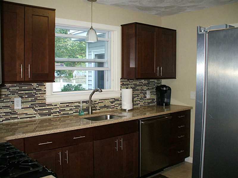 389 Great Road Lincoln, RI 02865 - Photo 7 of 24 Kitchen. Kitchen w/Granite & Stainless