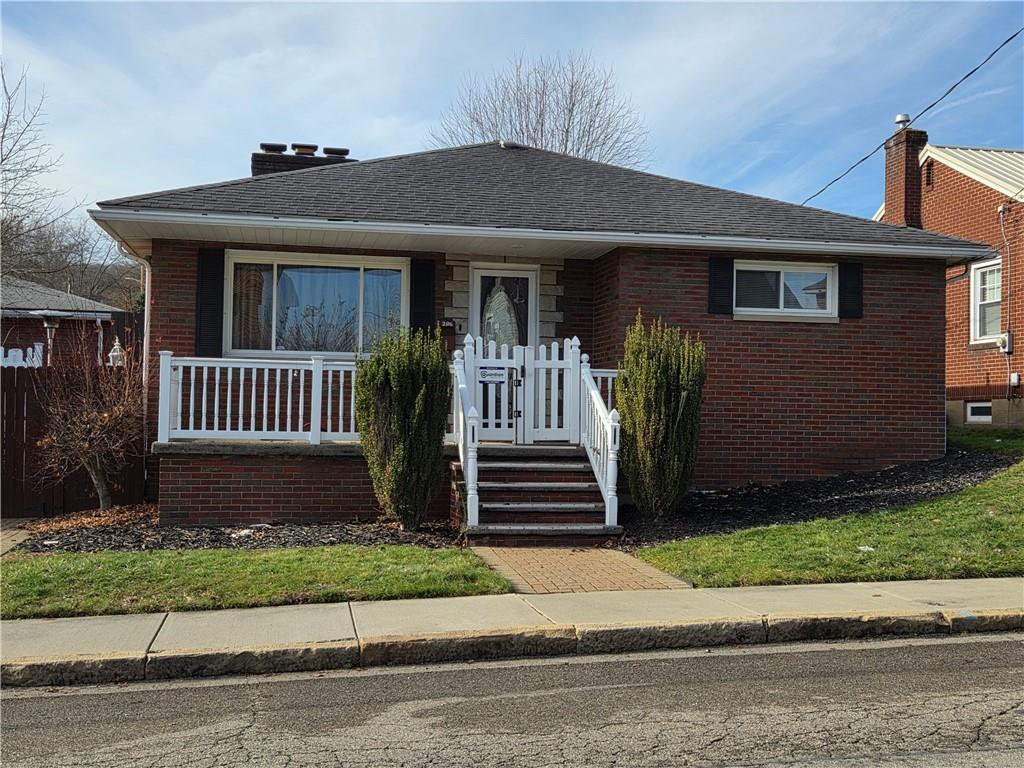 206 8th Avenue Butler, PA 16001 - Photo 1 of 20 a front view of a house