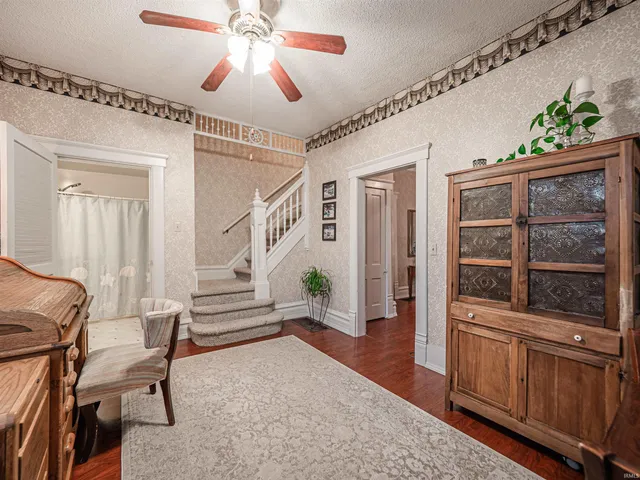 $222,500 | 406 South Main Street, Owensville, IN 47665