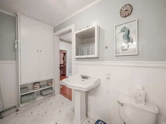 $222,500 | 406 South Main Street, Owensville, IN 47665