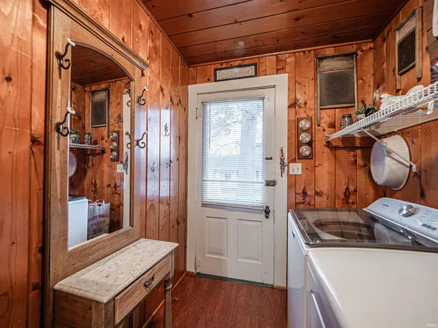 $222,500 | 406 South Main Street, Owensville, IN 47665