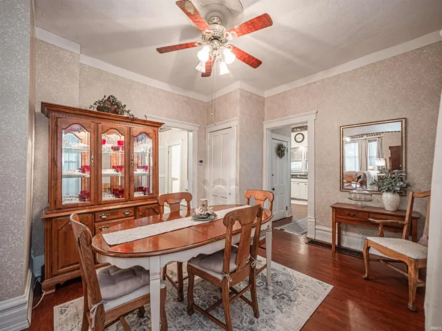 $222,500 | 406 South Main Street, Owensville, IN 47665