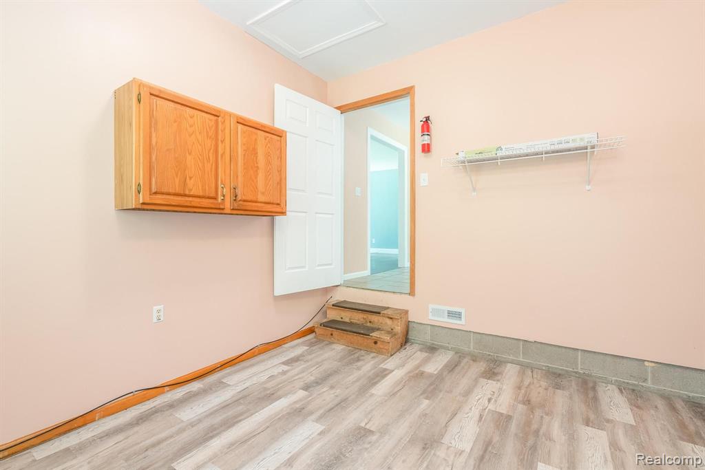 45171 Dunn Road Belleville, MI 48111 - Photo 45 of 52