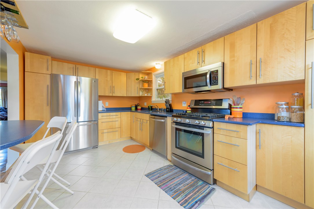 216 Hopkins Hill Road Coventry, RI 02816 - Photo 7 of 22 Gallery Image 7