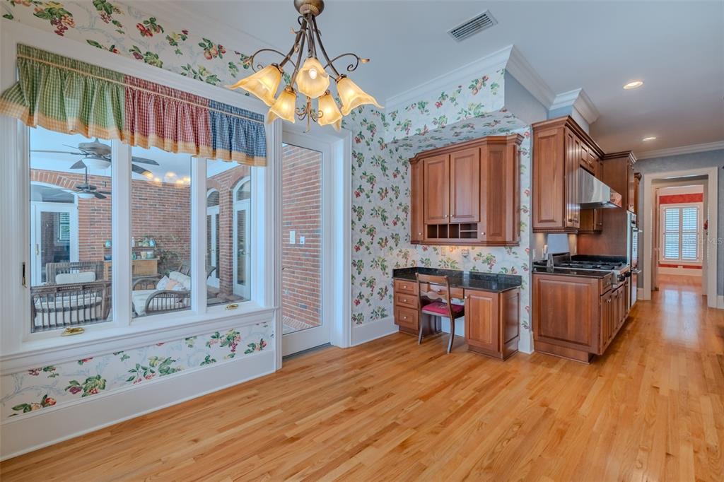 1816 South Dover Road Dover, FL 33527 - Photo 13 of 86