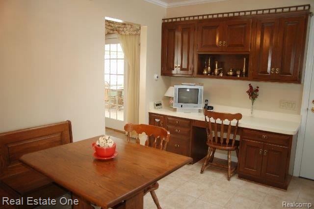 2465 West Wattles Road Troy, MI 48098 - Photo 7 of 16 kitchen bkfst