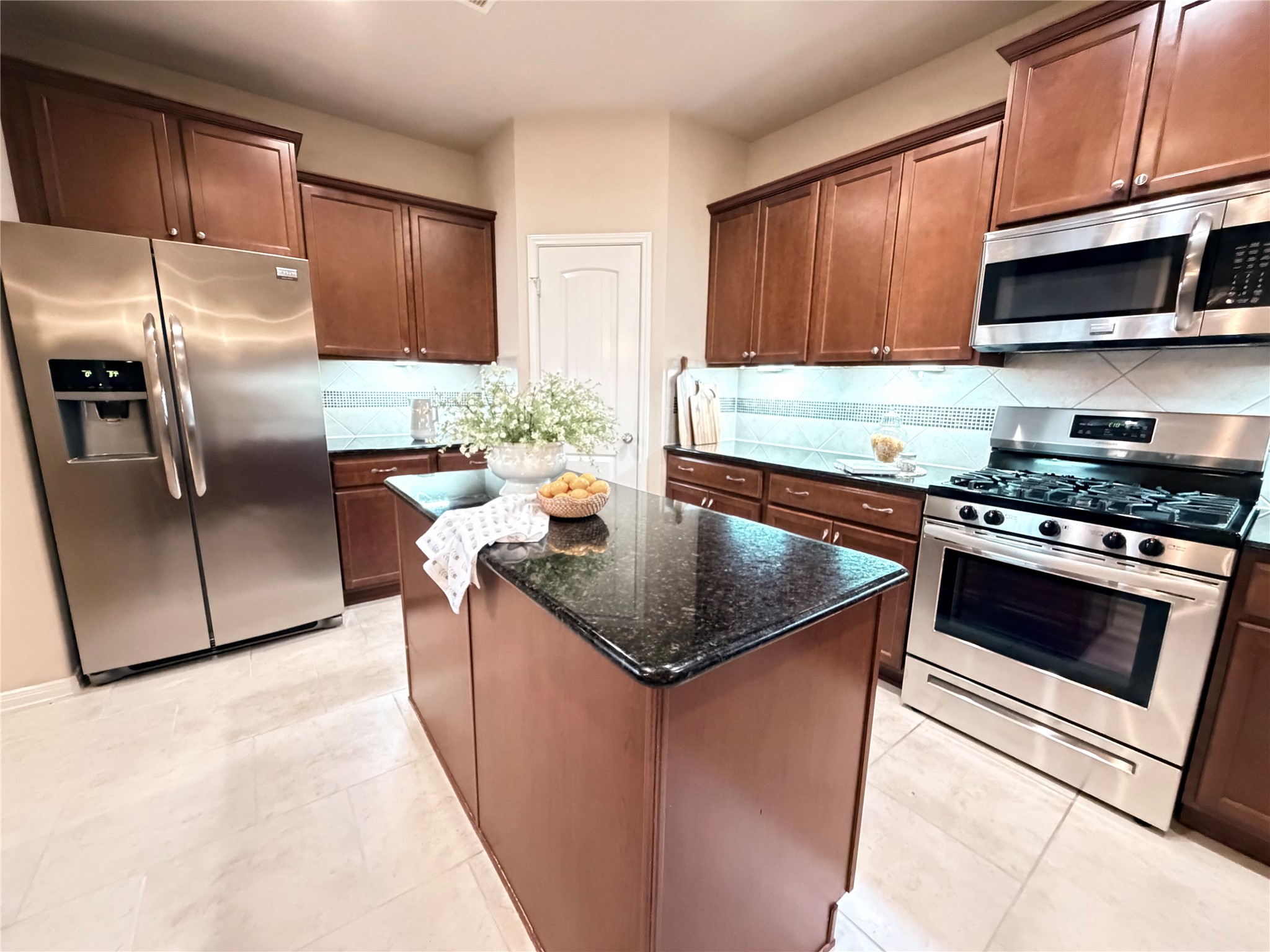 5502 Claymore Meadow Lane Spring, TX 77389 - Photo 9 of 45 Stainless steel appliances