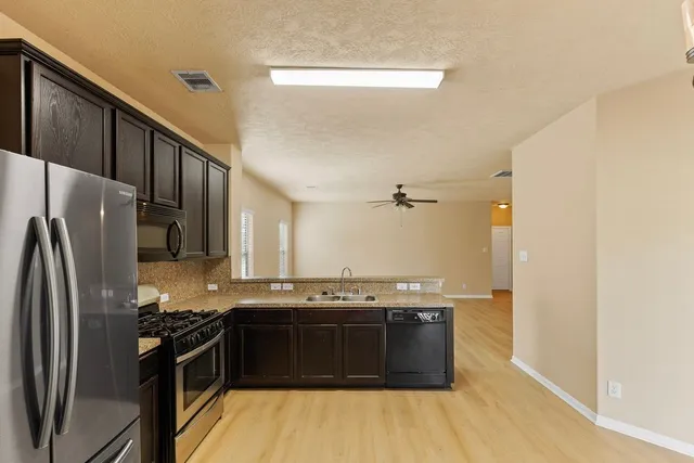 $1,850 | 7014 Hazelnut Lane, Baytown, TX 77521